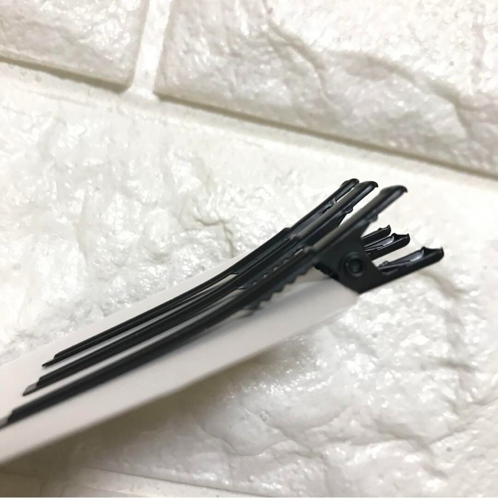 Chanel Black Hair Clips - Picture 4 of 5
